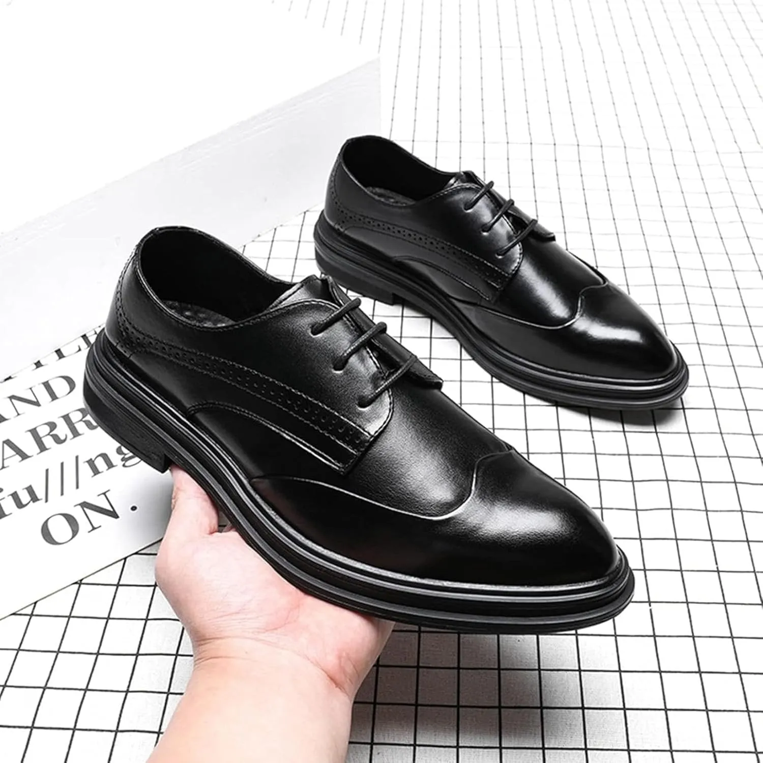 Men's Formal Shoes Spring and Autumn Casual Lace up Brogue Shoes Italian Style Leather Pointed Shoes Groom Formal Oxford Shoes